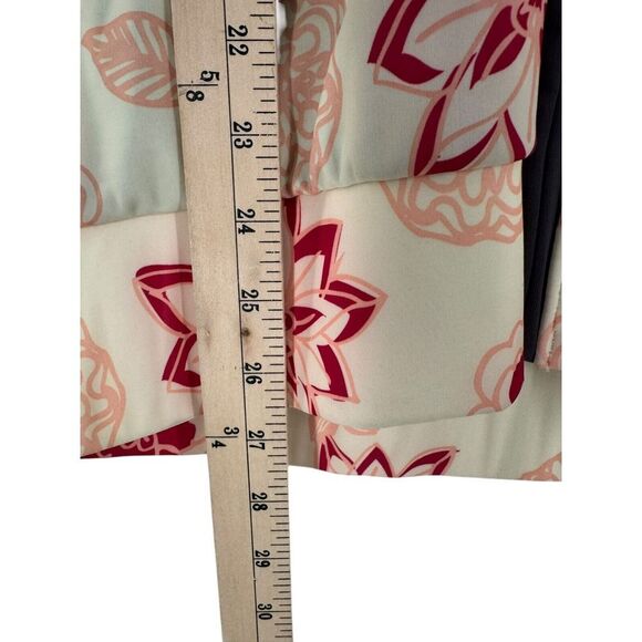 Vida Activewear Women's Pink Floral Zip Pocket Hooded‎ Vest Size Small NWT - Picture 6 of 6